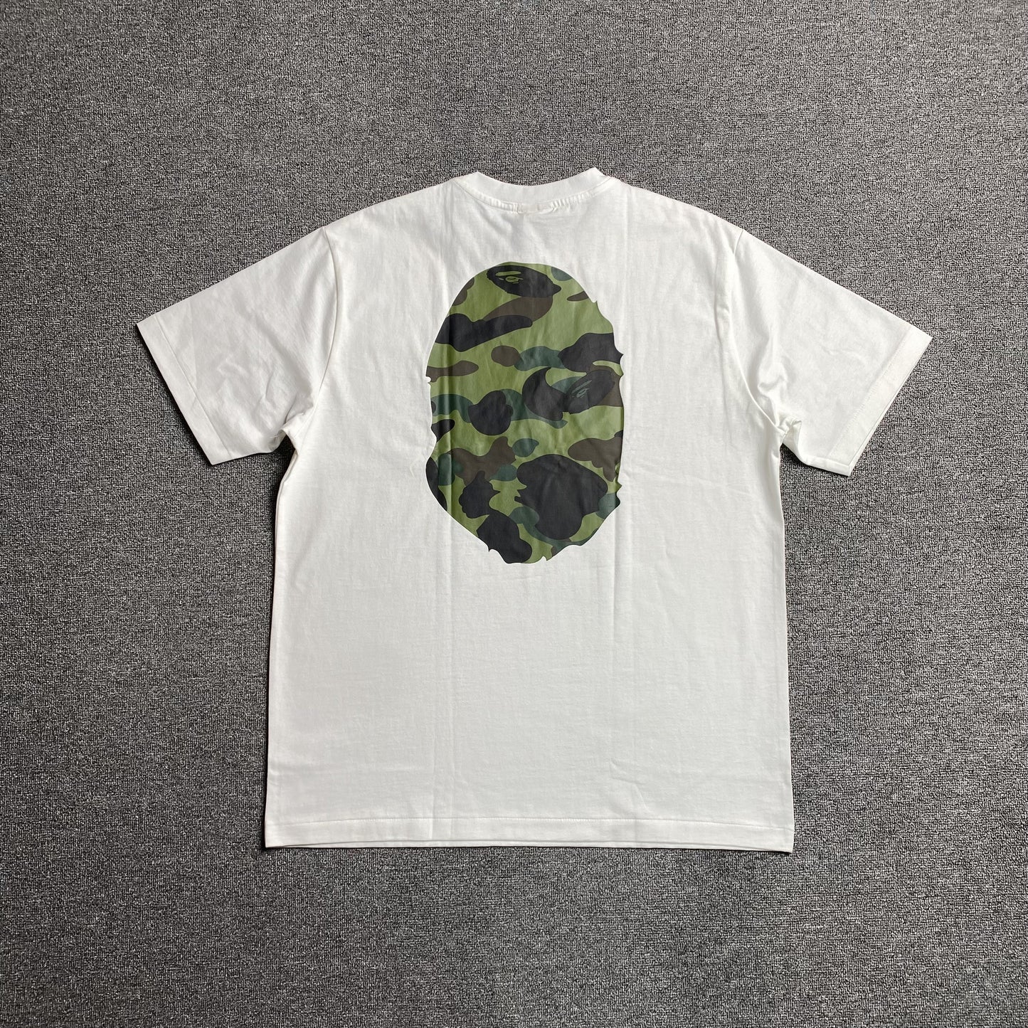 bape-camo-big-ape-head-tee-white-2_d3fcd4da-Drip Store Argentina