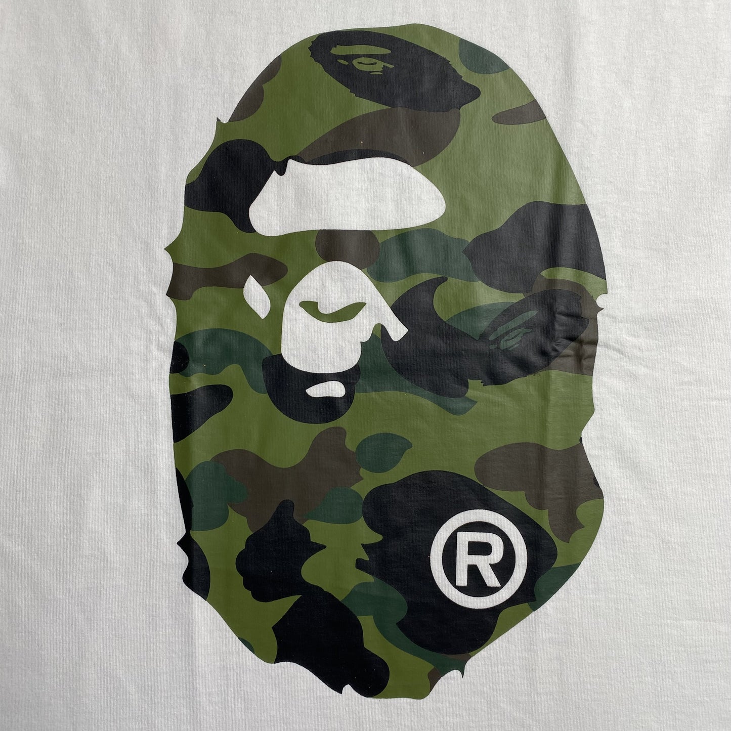 bape-camo-big-ape-head-tee-white-3_3fb506c2-Drip Store Argentina
