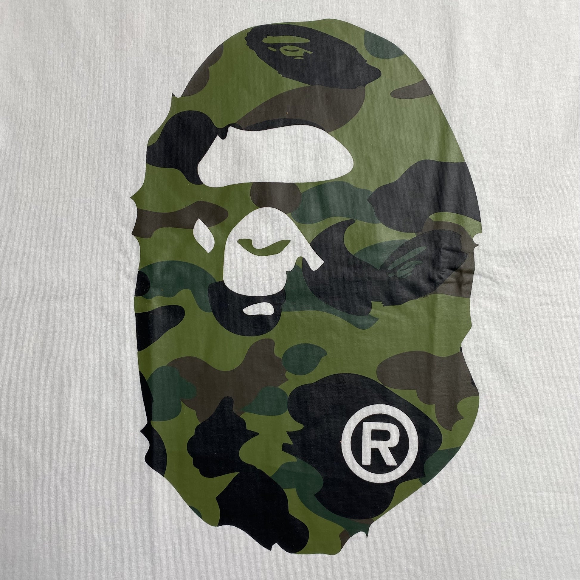 bape-camo-big-ape-head-tee-white-3_3fb506c2-Drip Store Argentina