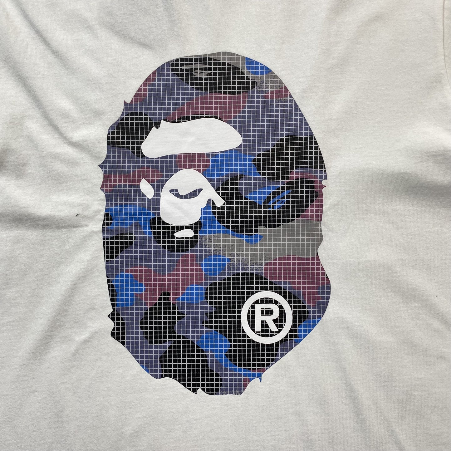 bape-camo-big-ape-head-tee-white-3_dfdafaa6-Drip Store Argentina