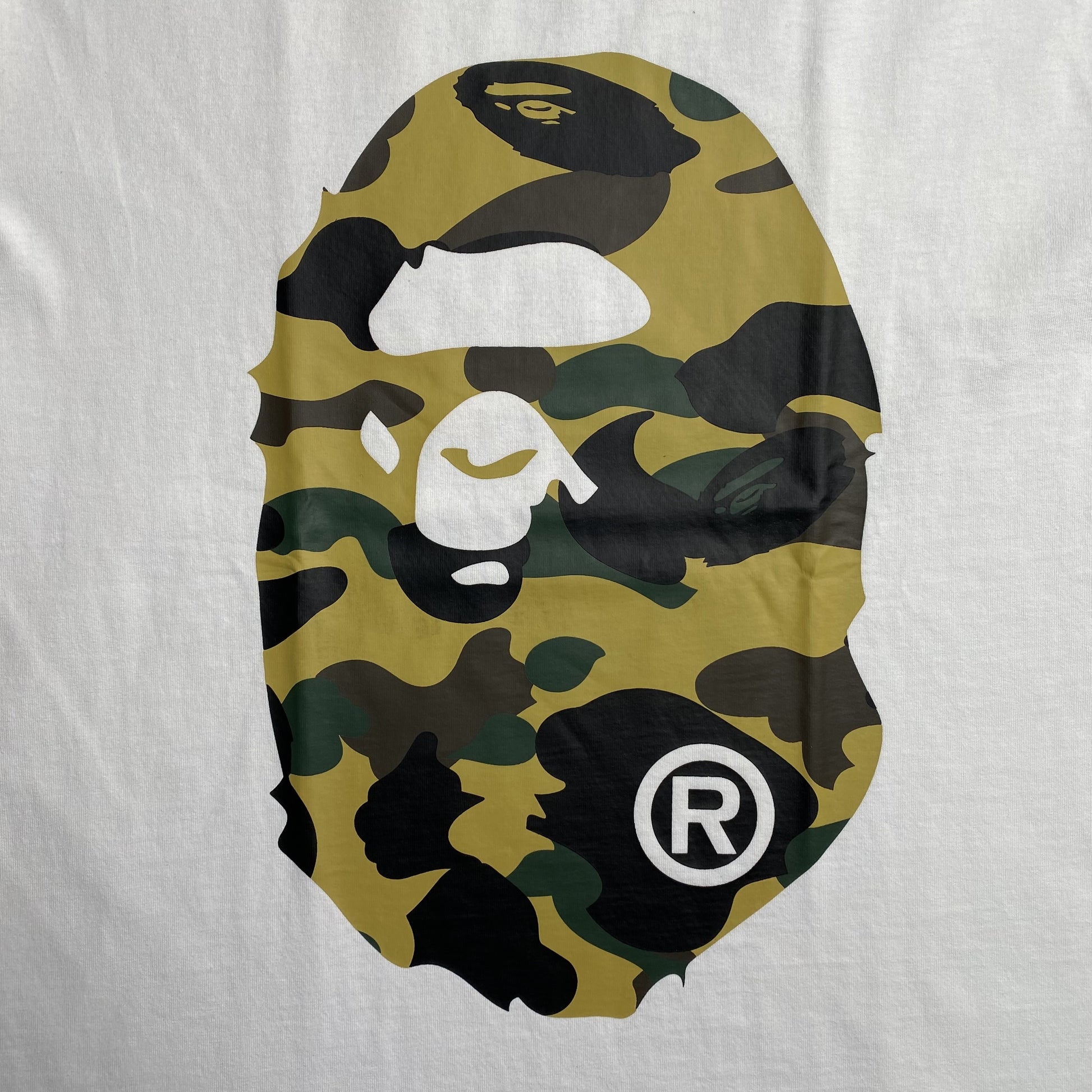 bape-camo-big-ape-head-tee-white-3_e2303a37-Drip Store Argentina