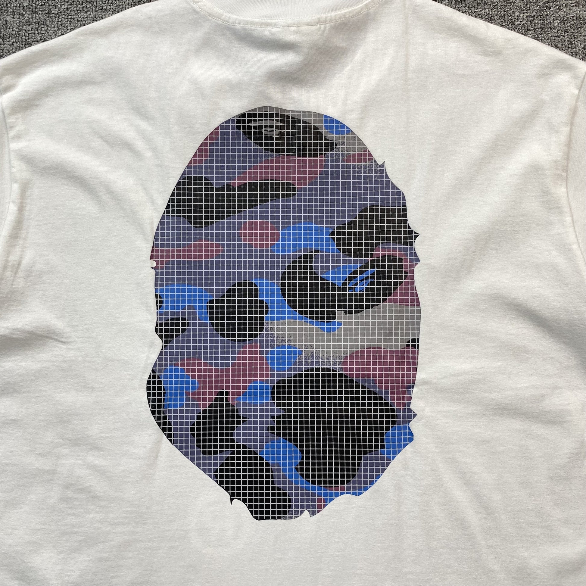 bape-camo-big-ape-head-tee-white-4_52318208-Drip Store Argentina