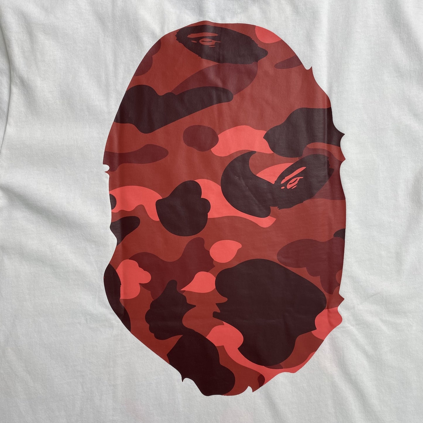 bape-camo-big-ape-head-tee-white-4_89f68055-Drip Store Argentina