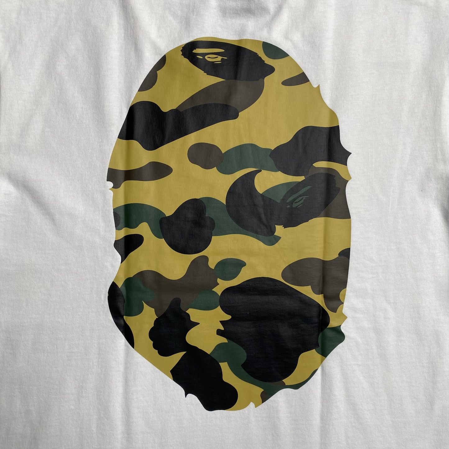 bape-camo-big-ape-head-tee-white-4_b8201ac4-Drip Store Argentina