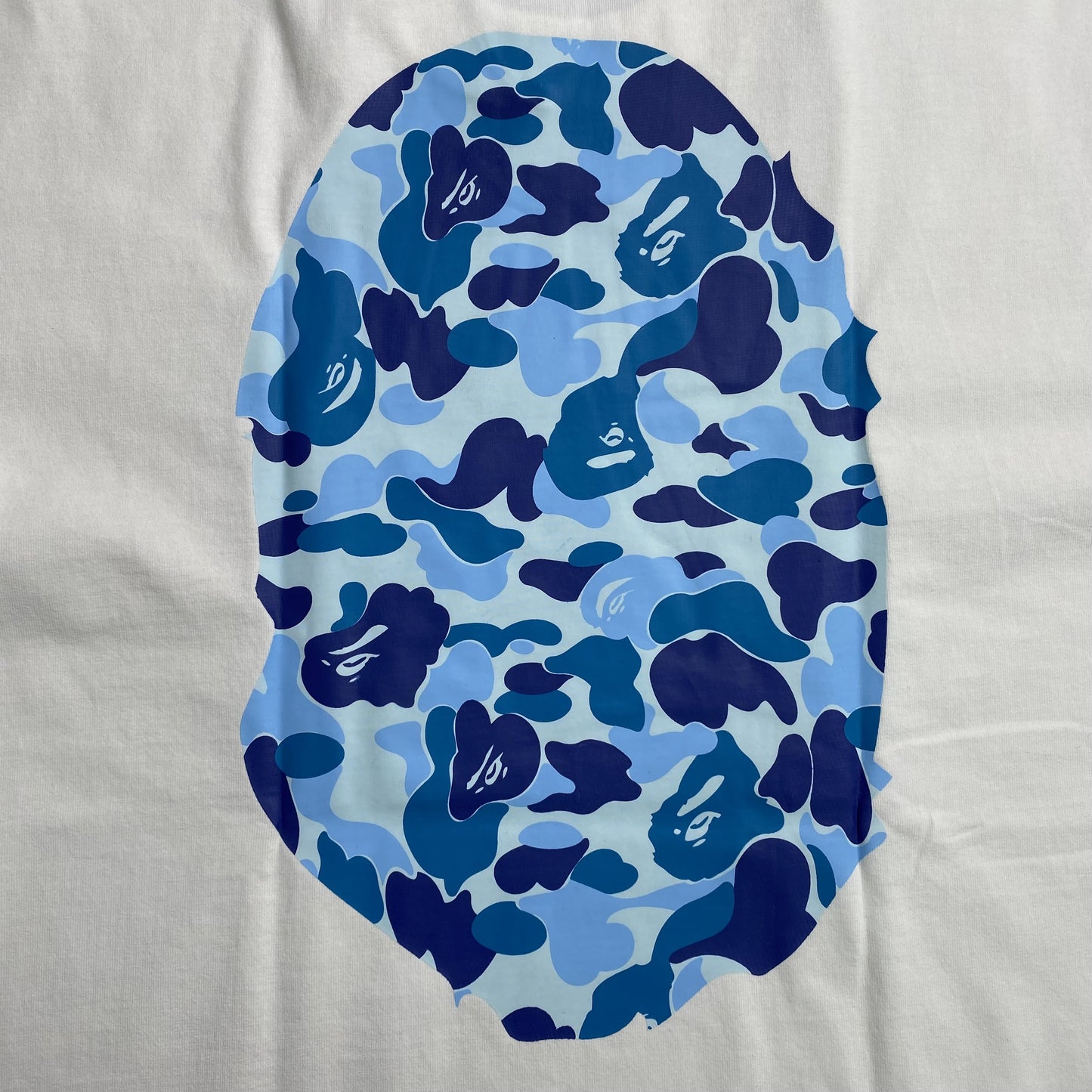 bape-camo-big-ape-head-tee-white-4_d80a1dcd-Drip Store Argentina