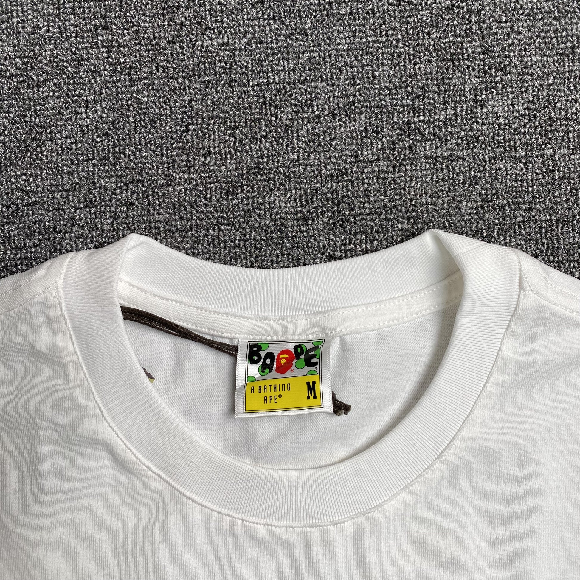 bape-camo-big-ape-head-tee-white-5_5469ee02-Drip Store Argentina