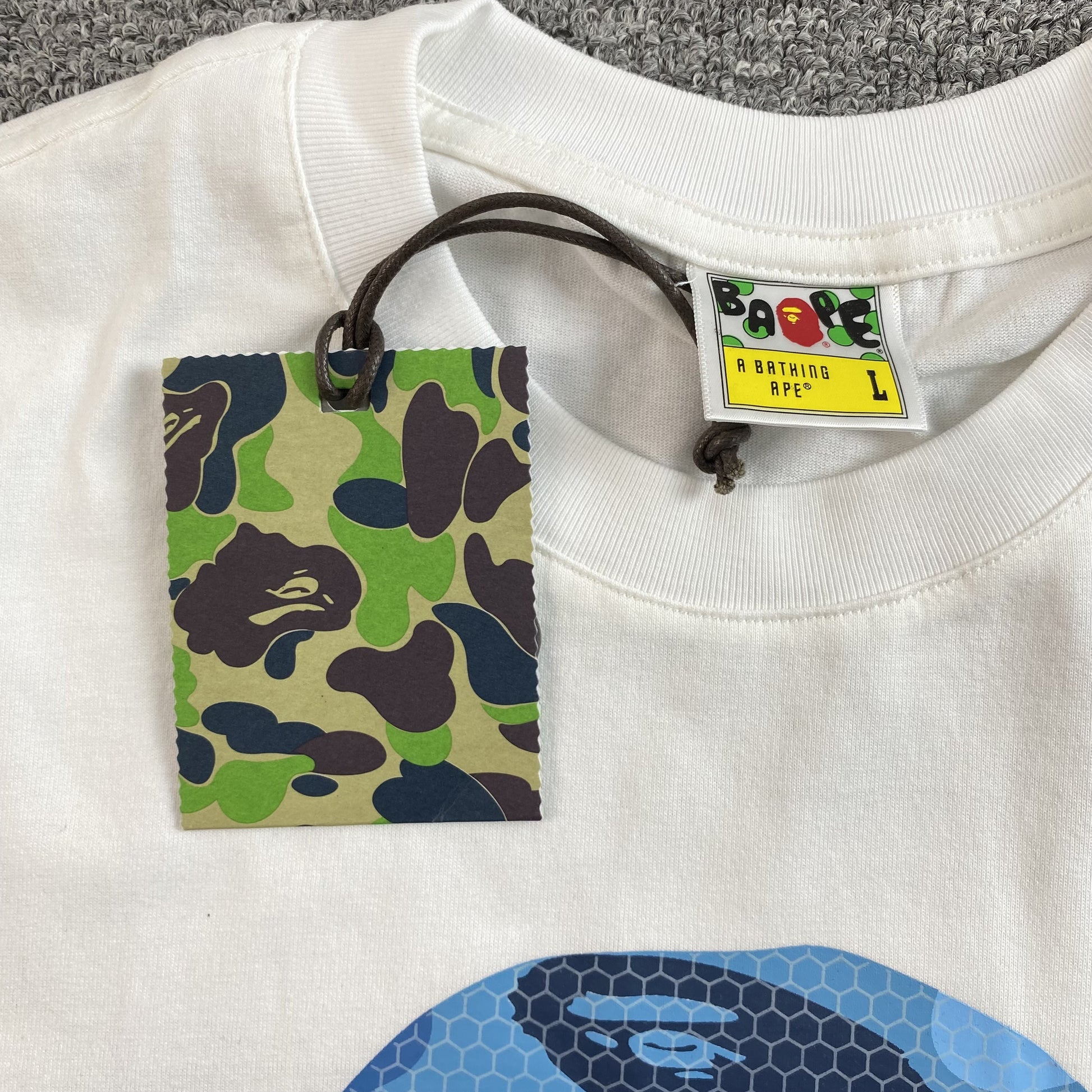 bape-camo-big-ape-head-tee-white-6-Drip Store Argentina
