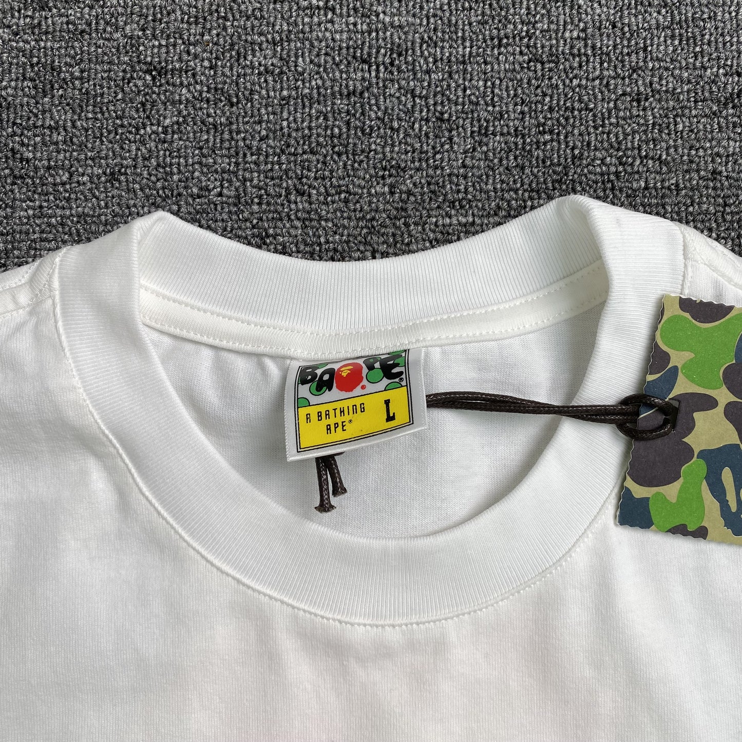 bape-camo-big-ape-head-tee-white-6_830f26ed-Drip Store Argentina