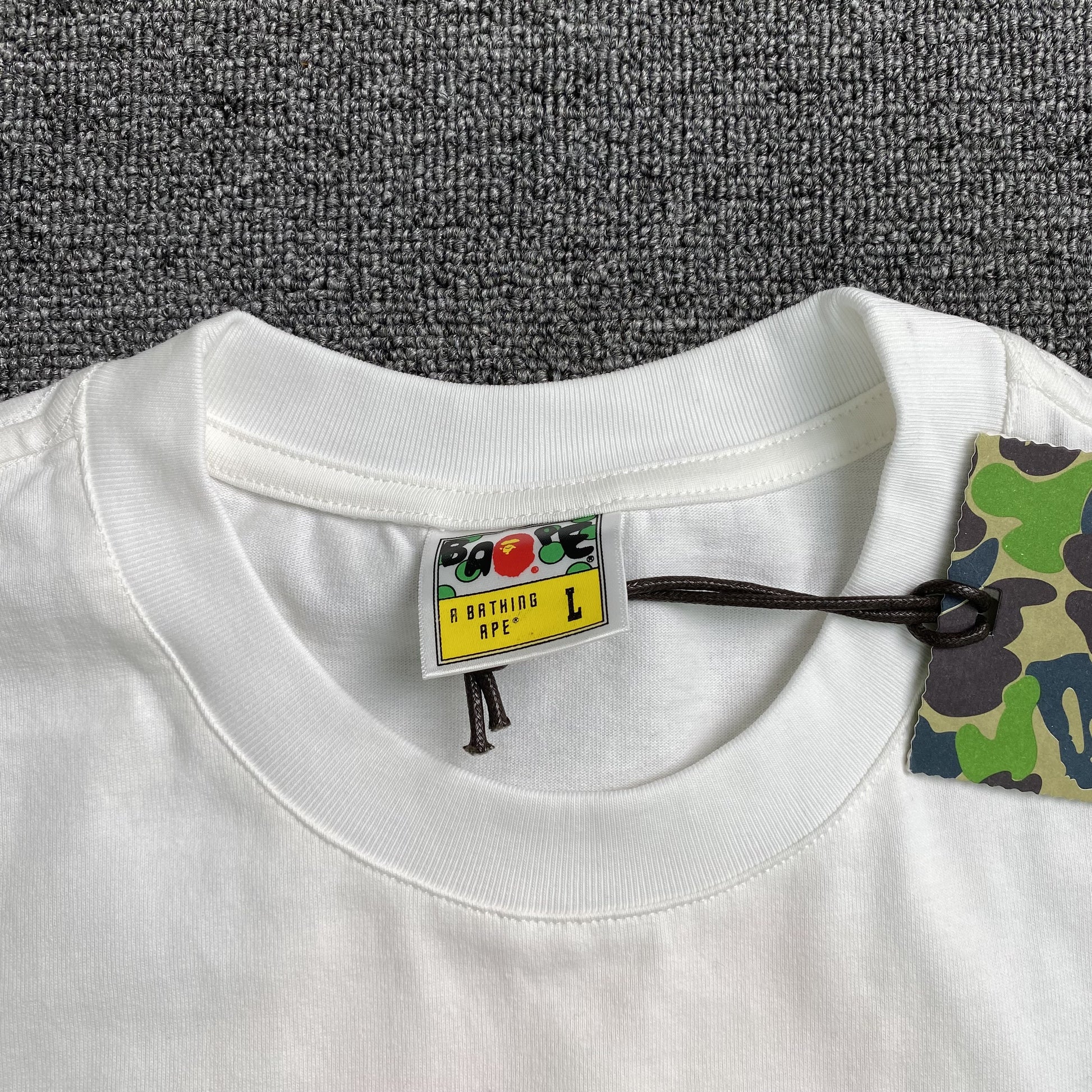 bape-camo-big-ape-head-tee-white-6_830f26ed-Drip Store Argentina