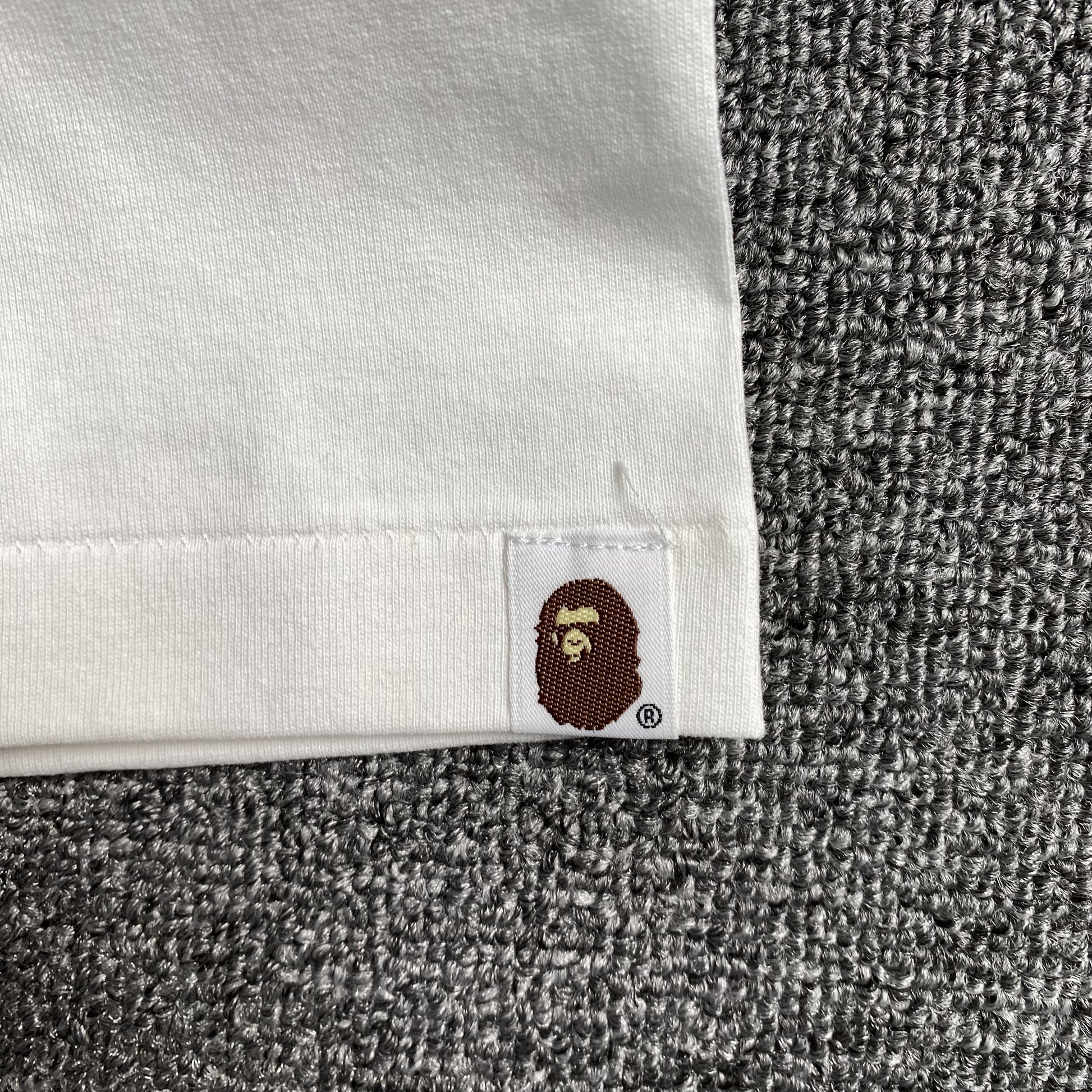bape-camo-big-ape-head-tee-white-6_a65d41f1-Drip Store Argentina