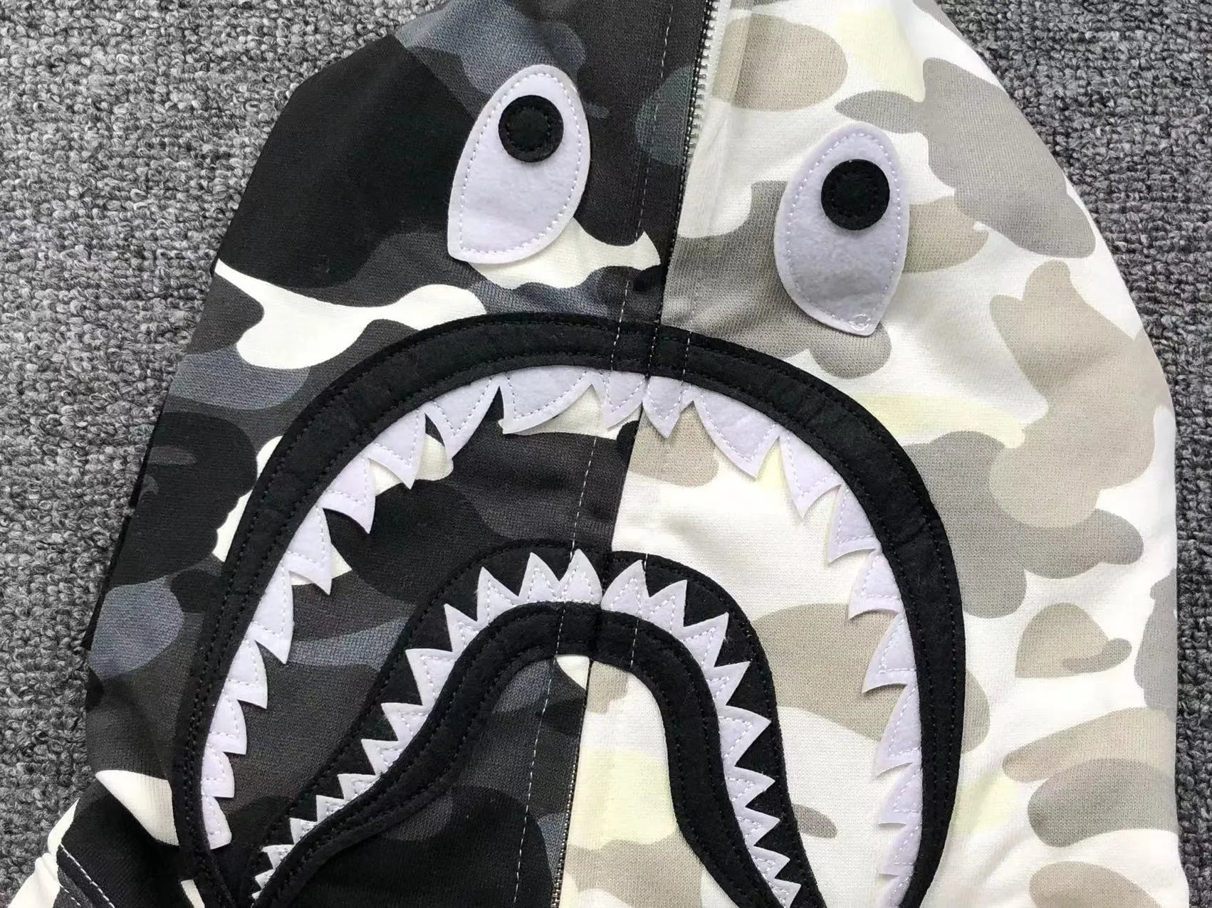 bape-city-camo-half-shark-full-zip-hoodie-black-white-7-Drip Store Argentina