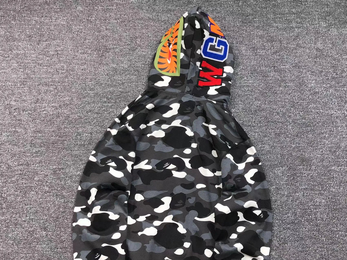 bape-city-camo-shark-wide-full-zip-double-hoodie-black-12-Drip Store Argentina