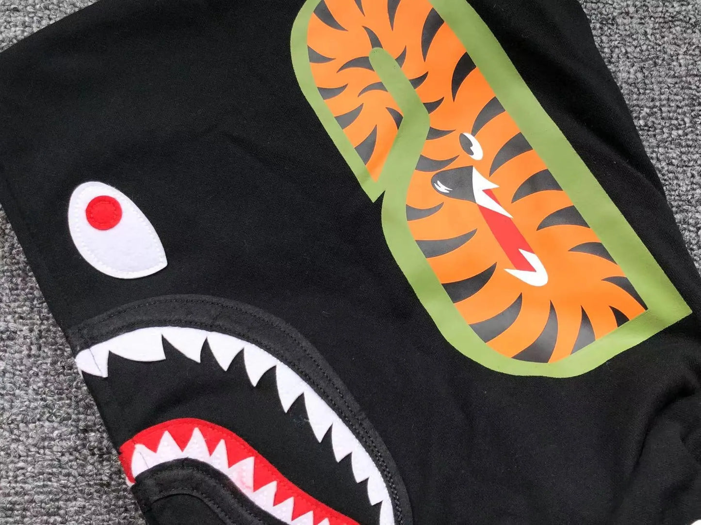 bape-city-camo-shark-wide-full-zip-double-hoodie-black-14-Drip Store Argentina