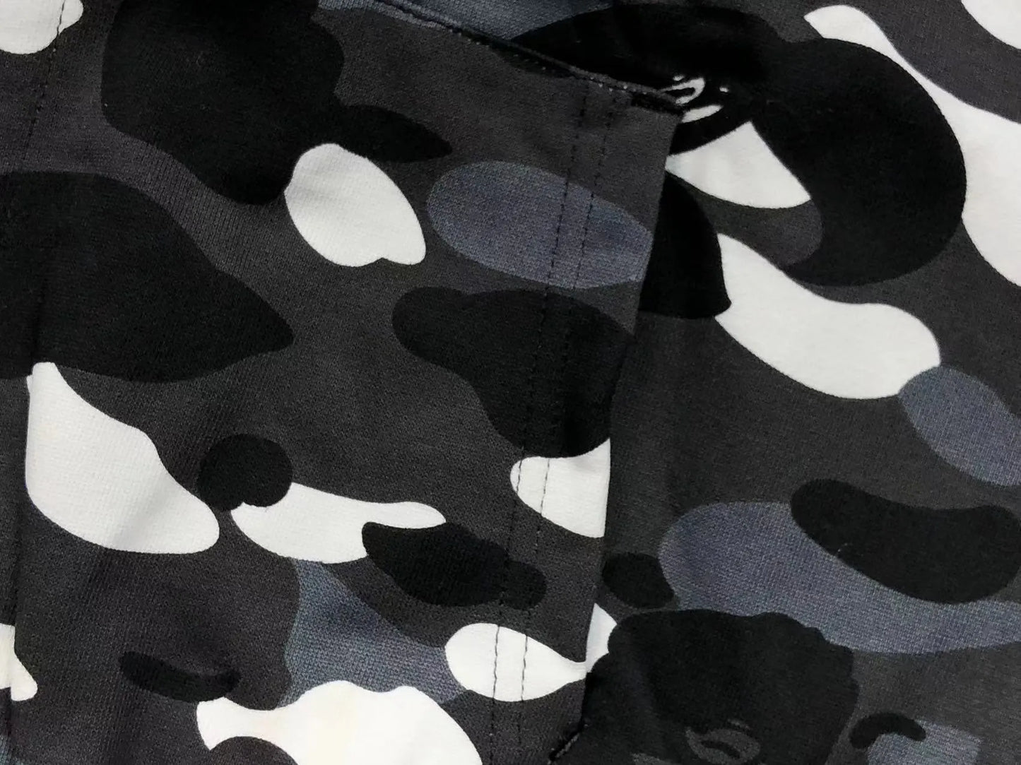 bape-city-camo-shark-wide-full-zip-double-hoodie-black-15-Drip Store Argentina