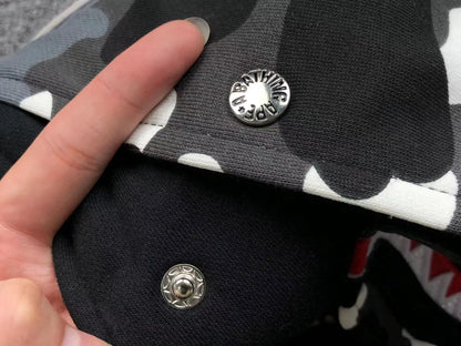 bape-city-camo-shark-wide-full-zip-double-hoodie-black-24-Drip Store Argentina
