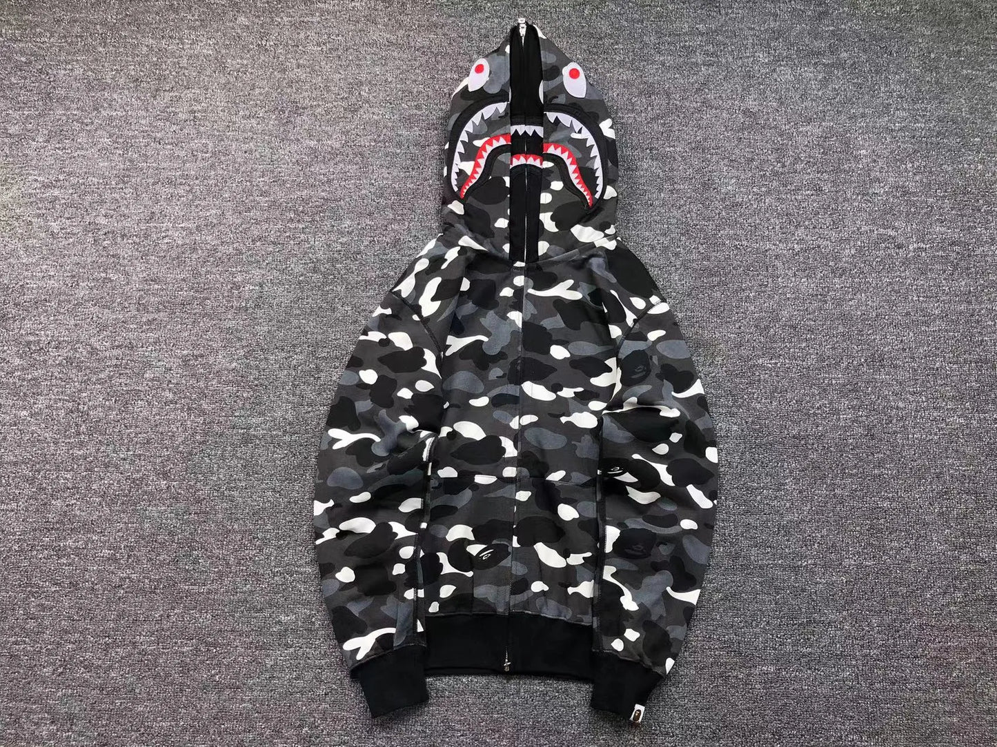 bape-city-camo-shark-wide-full-zip-double-hoodie-black-8-Drip Store Argentina
