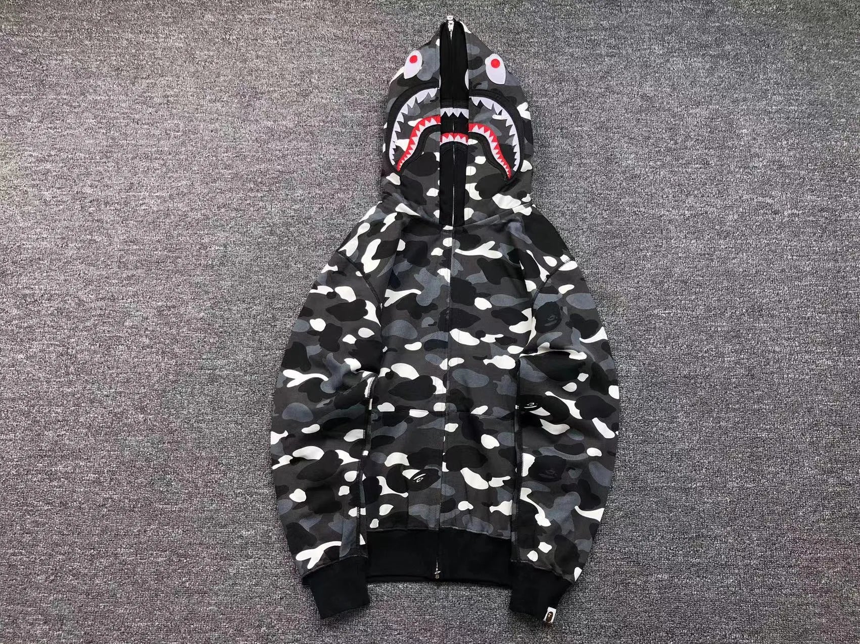 bape-city-camo-shark-wide-full-zip-double-hoodie-black-8-Drip Store Argentina