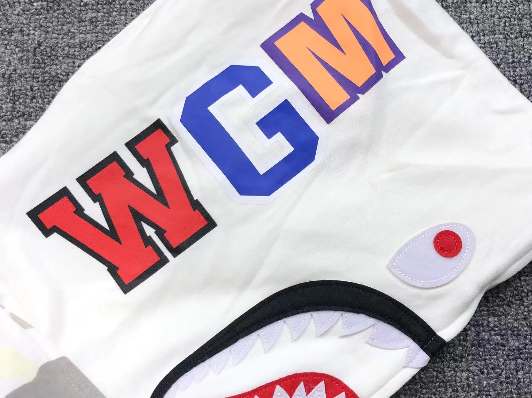 bape-city-camo-shark-wide-full-zip-double-hoodie-white-5-Drip Store Argentina