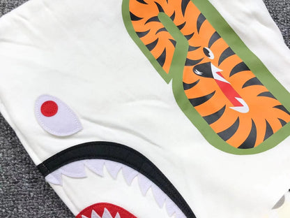 bape-city-camo-shark-wide-full-zip-double-hoodie-white-9-Drip Store Argentina