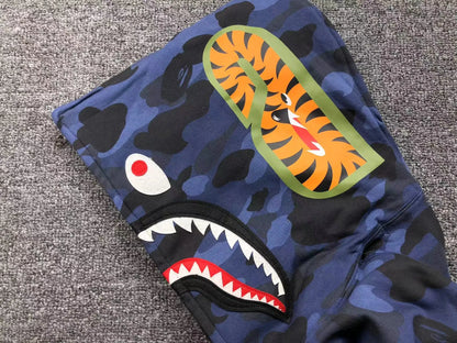 bape-color-camo-separate-shark-full-zip-hoodie-black-blue-4-Drip Store Argentina