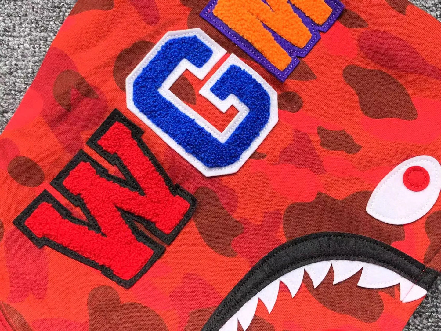bape-color-camo-shark-full-zip-hoodie-red-5-Drip Store Argentina