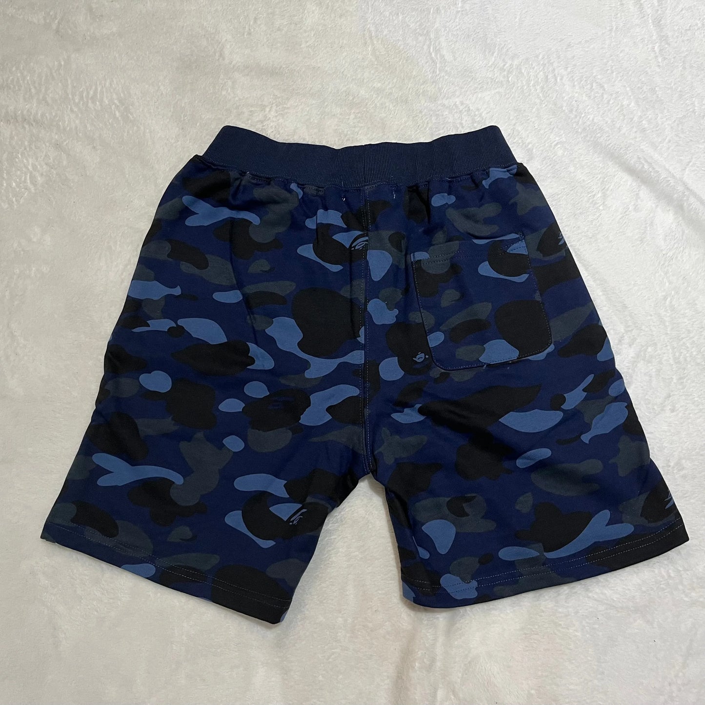 bape-color-camo-shark-sweat-shorts-2-Drip Store Argentina
