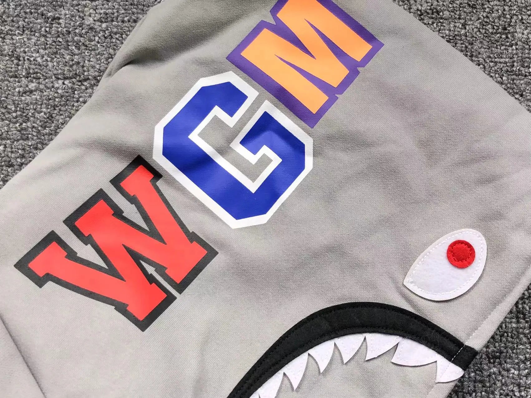 bape-color-camo-shark-wide-full-zip-double-hoodie-gray-12-Drip Store Argentina