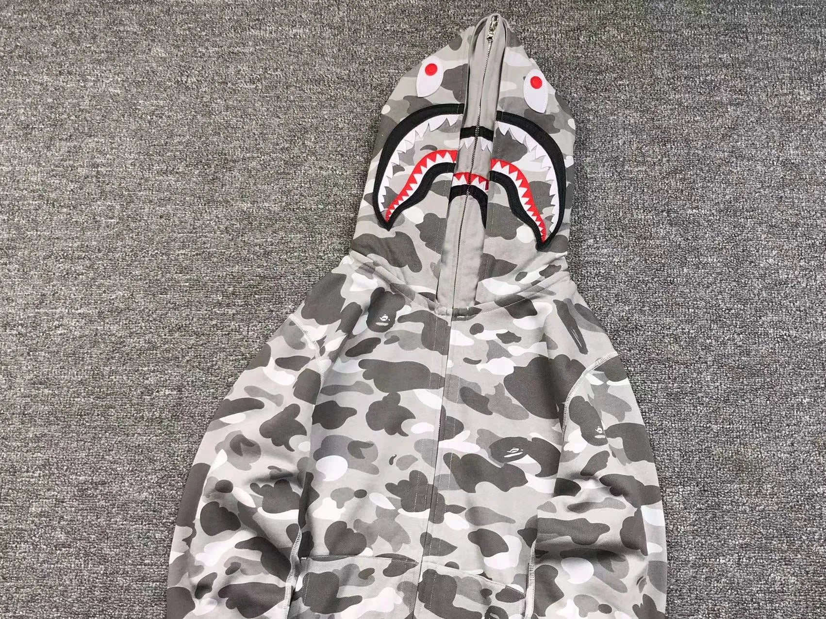 bape-color-camo-shark-wide-full-zip-double-hoodie-gray-13-Drip Store Argentina