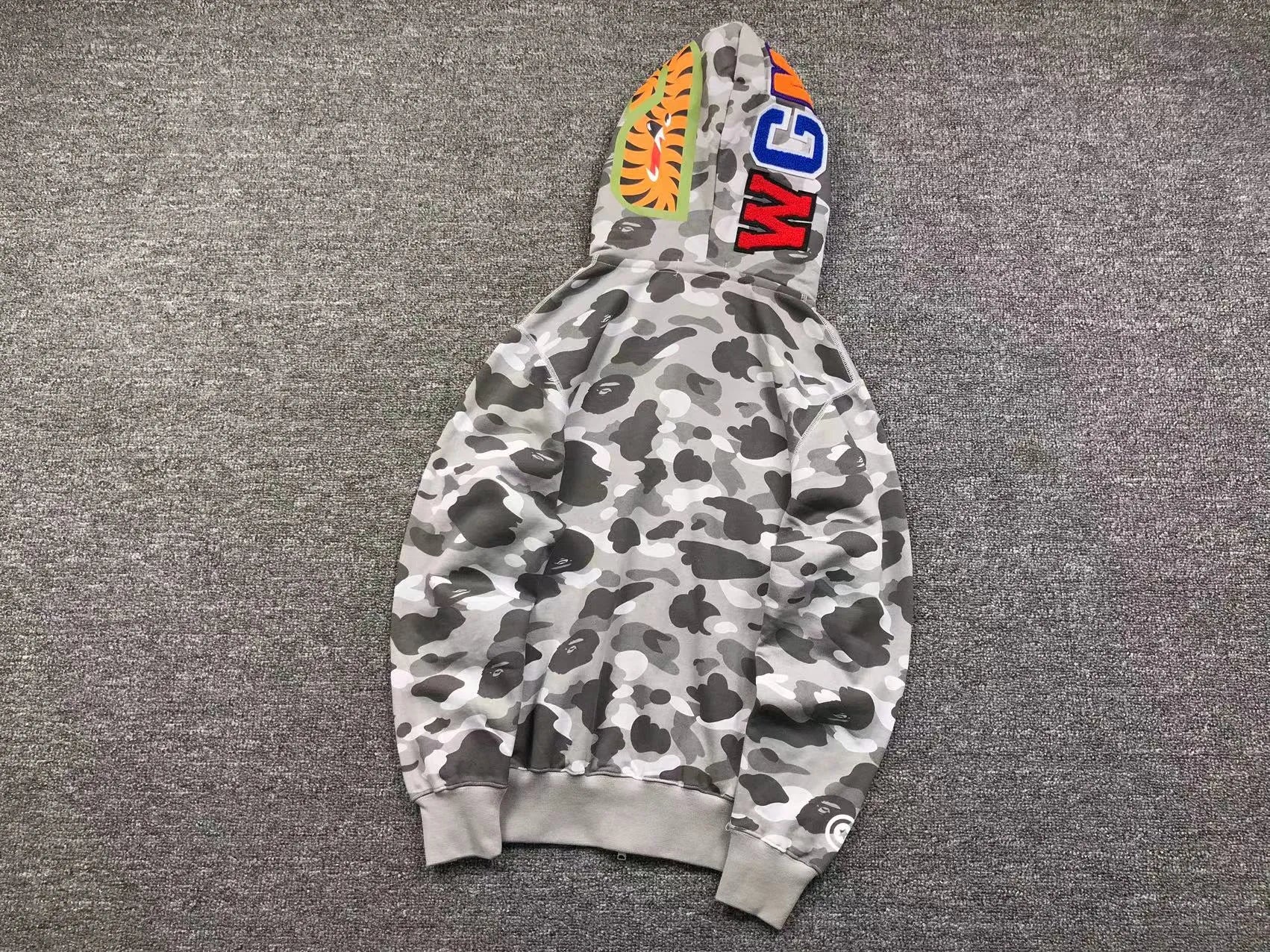 bape-color-camo-shark-wide-full-zip-double-hoodie-gray-2-Drip Store Argentina