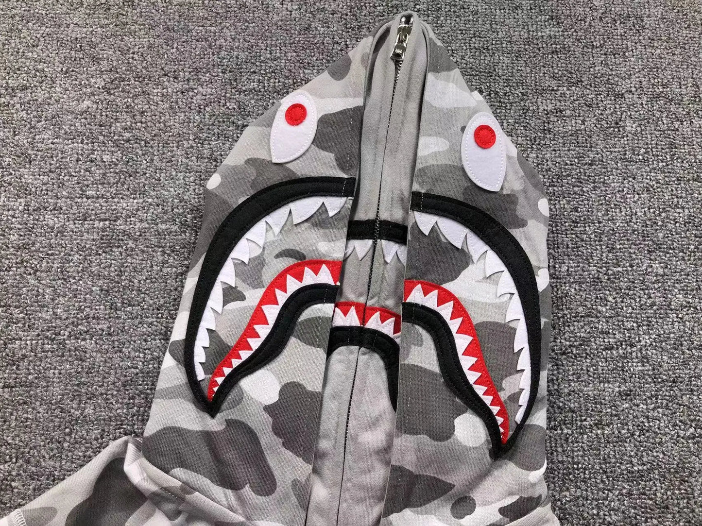 bape-color-camo-shark-wide-full-zip-double-hoodie-gray-3-Drip Store Argentina