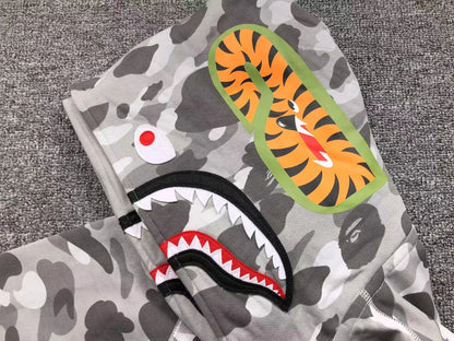 bape-color-camo-shark-wide-full-zip-double-hoodie-gray-6-Drip Store Argentina