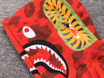 bape-color-camo-shark-wide-full-zip-double-hoodie-red-5-Drip Store Argentina