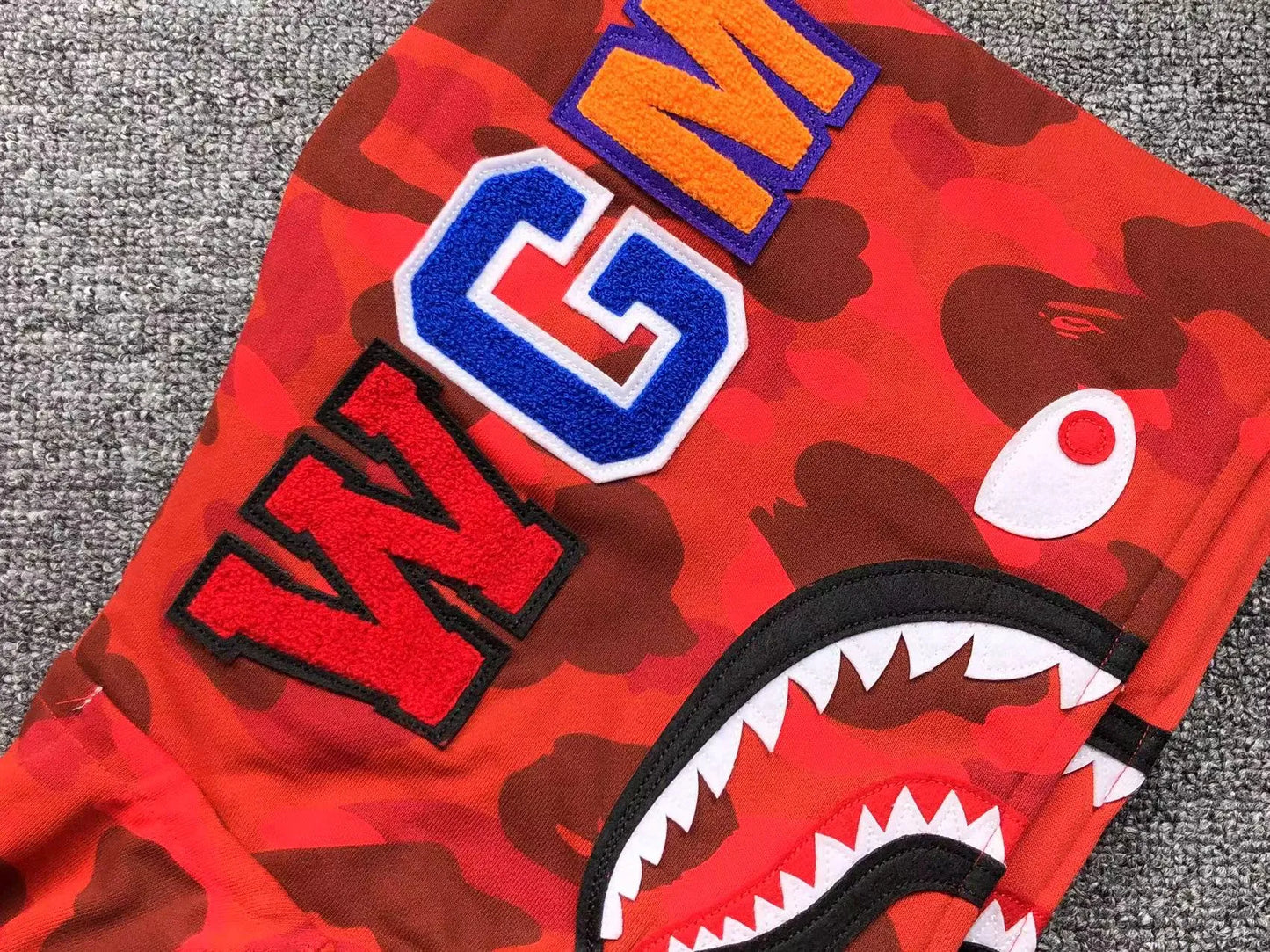 bape-color-camo-shark-wide-full-zip-double-hoodie-red-8-Drip Store Argentina
