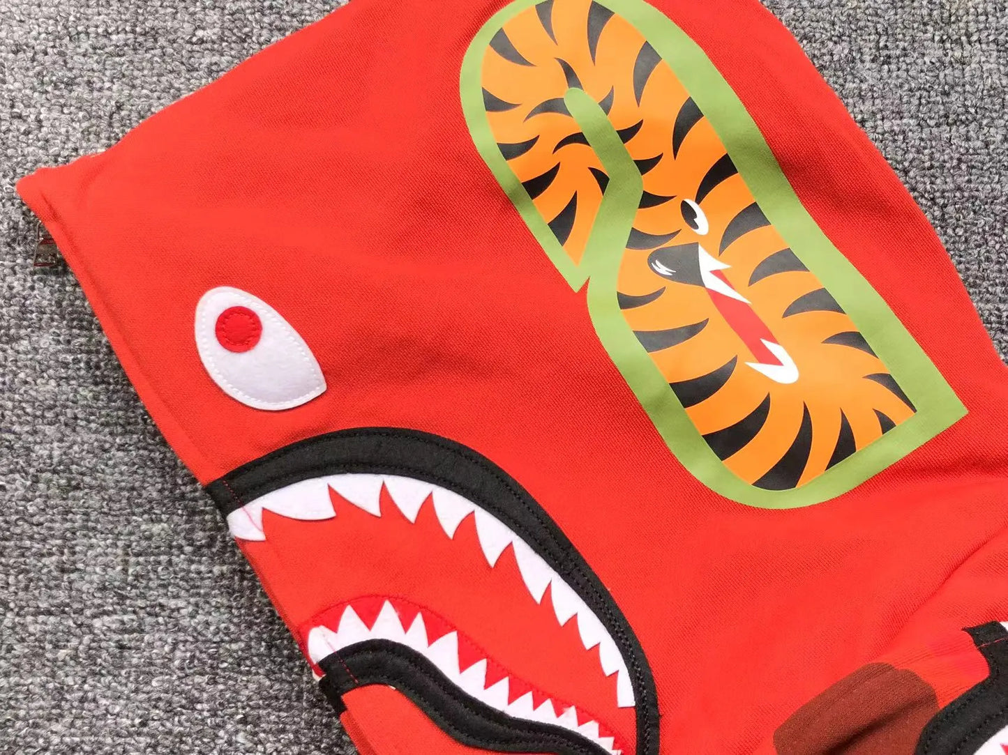 bape-color-camo-shark-wide-full-zip-double-hoodie-red-9-Drip Store Argentina