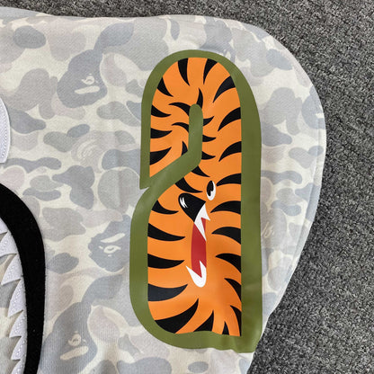 Campera Bape Harajuku Separate Shark Full Zip Blanco