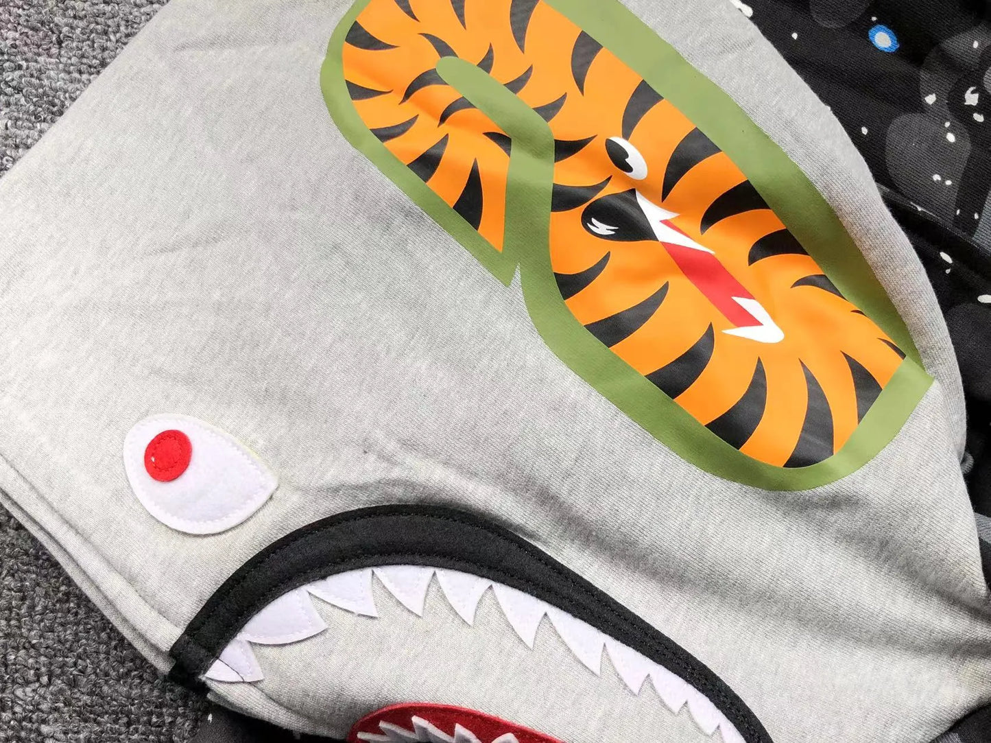 bape-space-camo-shark-full-zip-double-hoodie-black-5-Drip Store Argentina