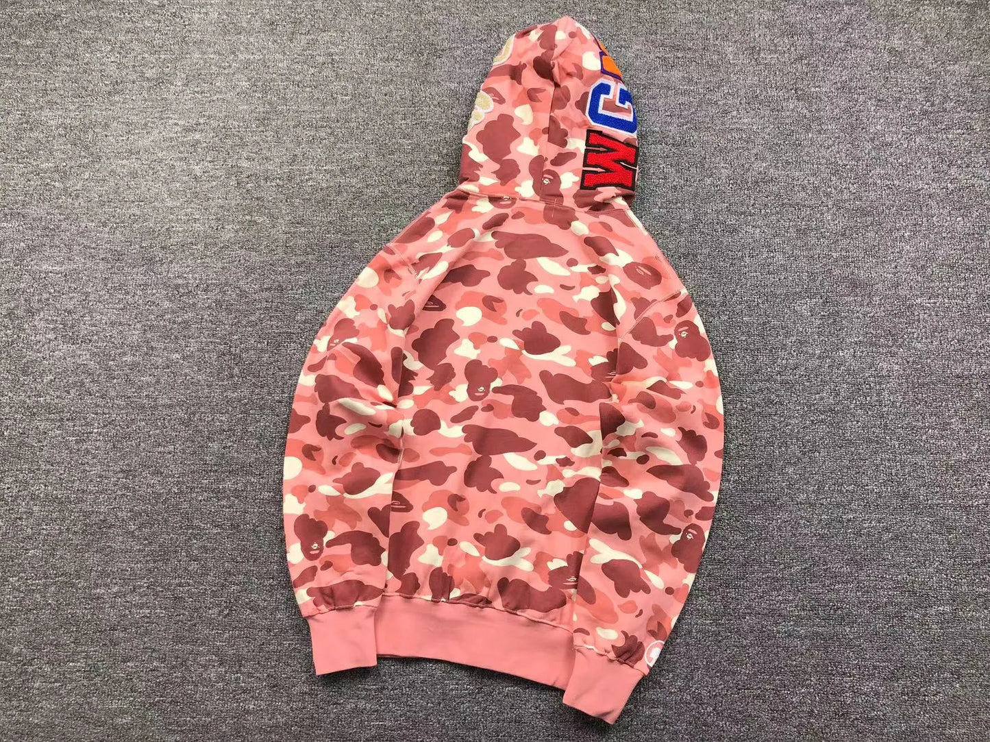 bape-x-barbie-dot-camo-shark-full-zip-hoodie-pink-3-Drip Store Argentina