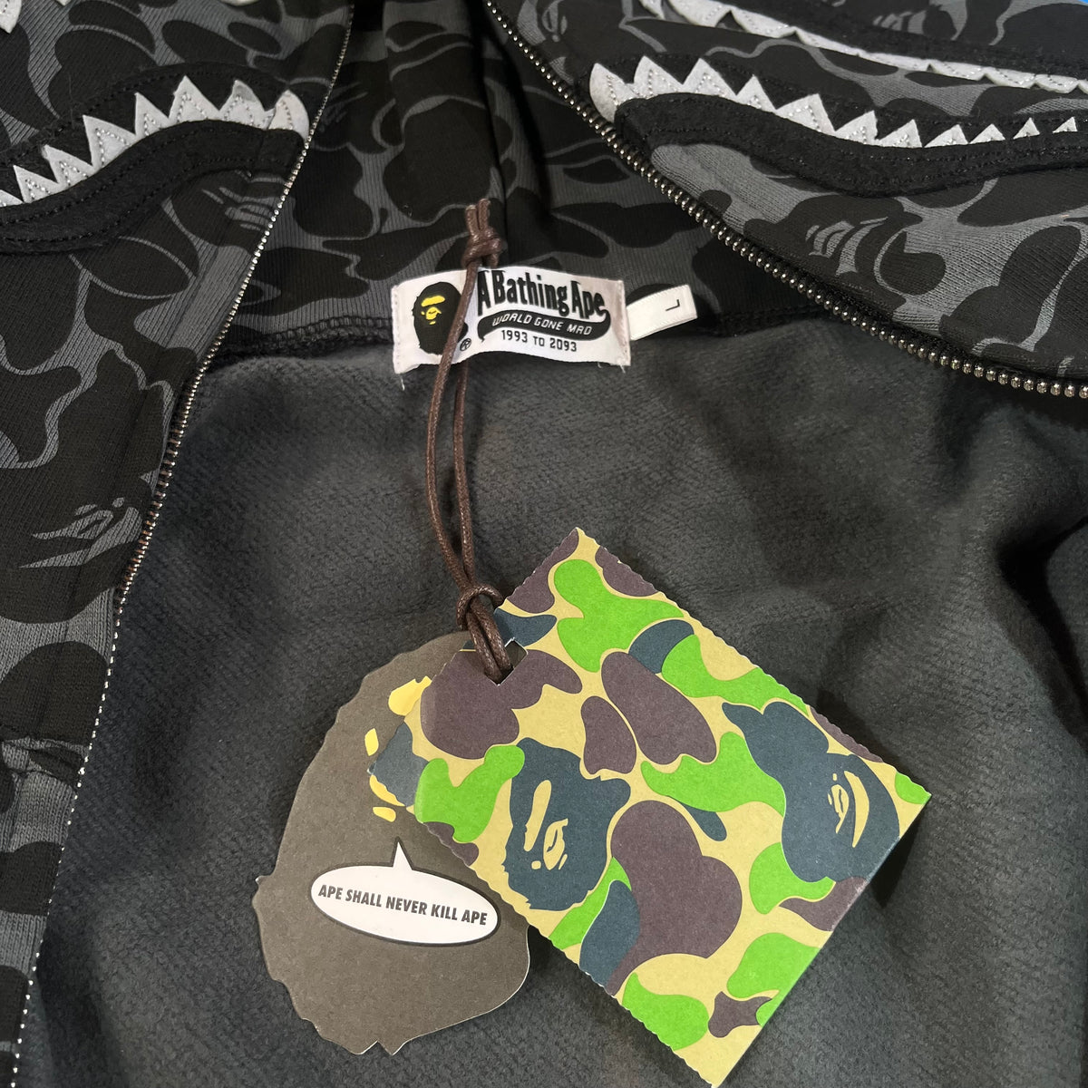 Campera Bape X Dsm Special Camo Shark Full Zip Negra
