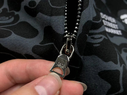 bape-x-dover-street-market-special-camo-shark-full-zip-hoodie-16-Drip Store Argentina