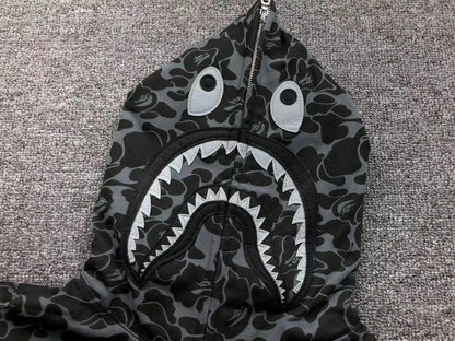 bape-x-dover-street-market-special-camo-shark-full-zip-hoodie-17-Drip Store Argentina