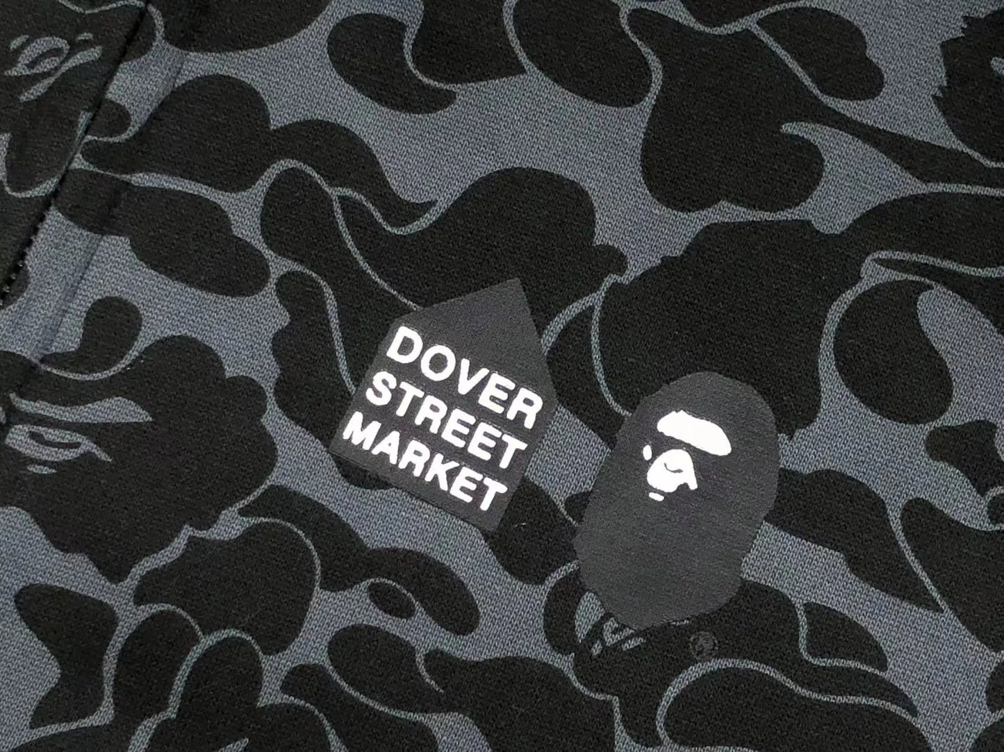 bape-x-dover-street-market-special-camo-shark-full-zip-hoodie-7-Drip Store Argentina