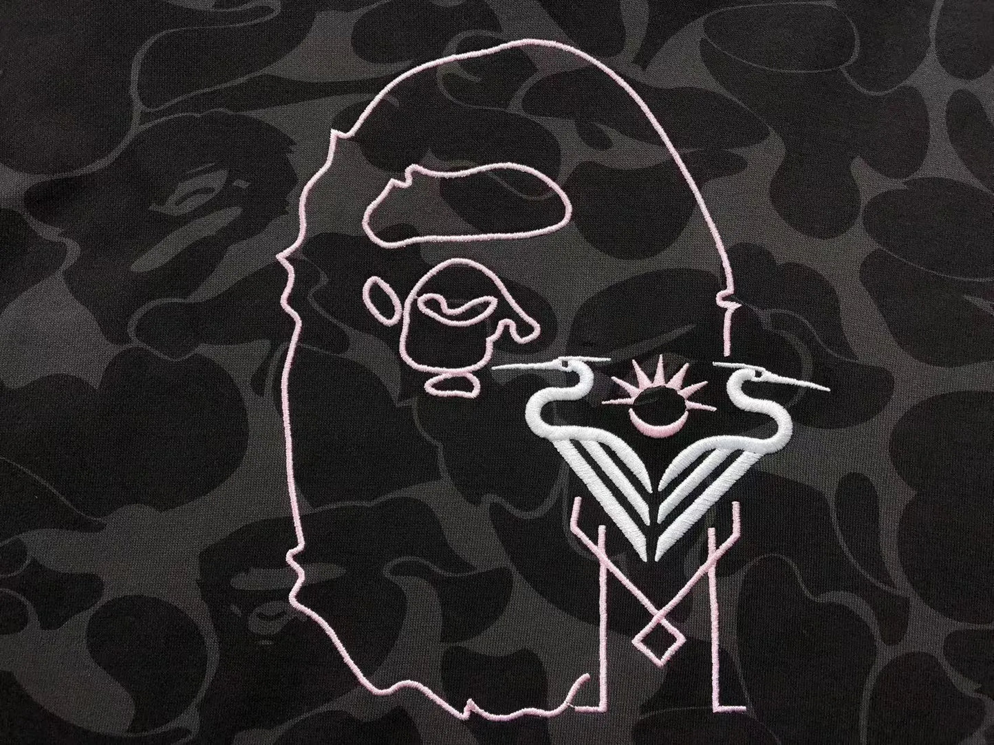 bape-x-inter-miami-cf-camo-hoodie-black-2-Drip Store Argentina