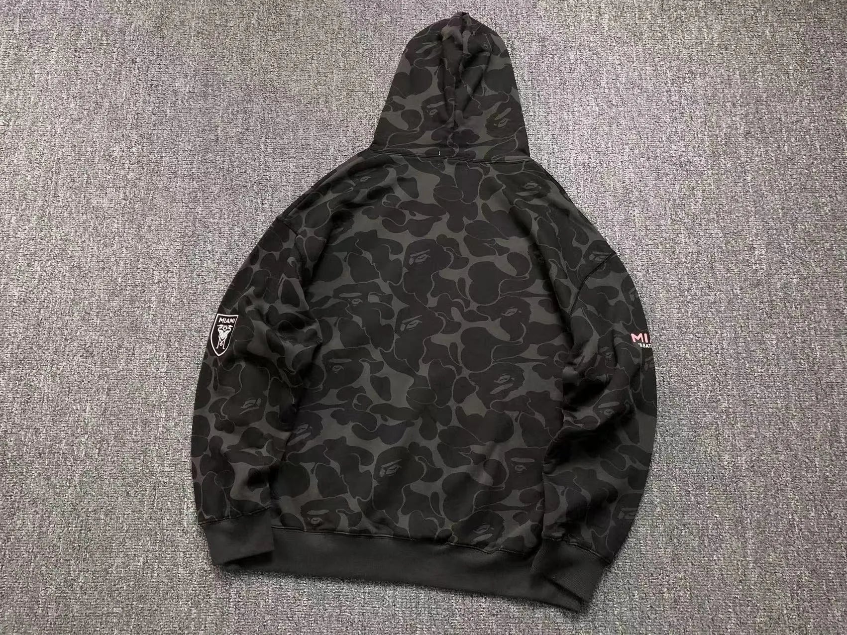 bape-x-inter-miami-cf-camo-hoodie-black-3-Drip Store Argentina