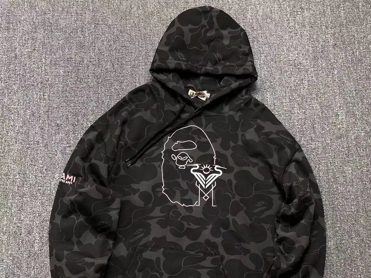 bape-x-inter-miami-cf-camo-hoodie-black-4-Drip Store Argentina