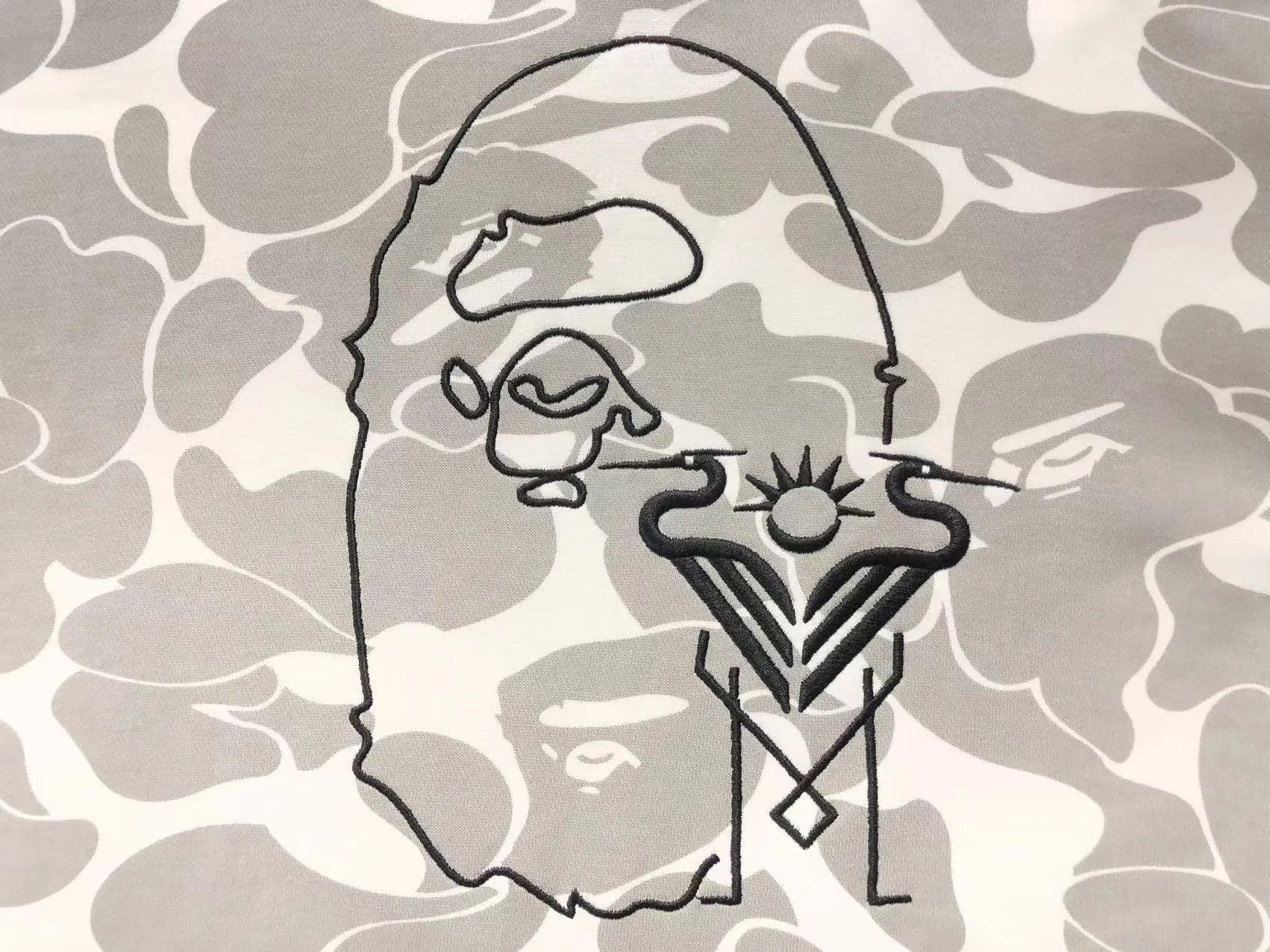 bape-x-inter-miami-cf-camo-hoodie-white-2-Drip Store Argentina