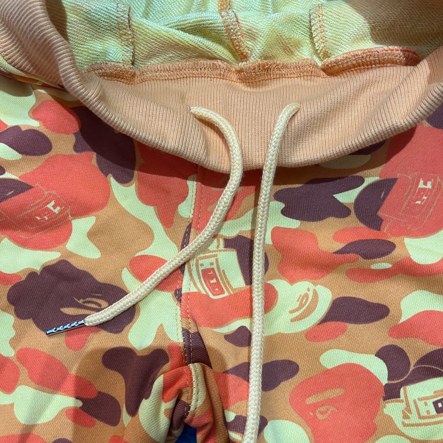 Bape X Pubg Sweat Shorts Naranja