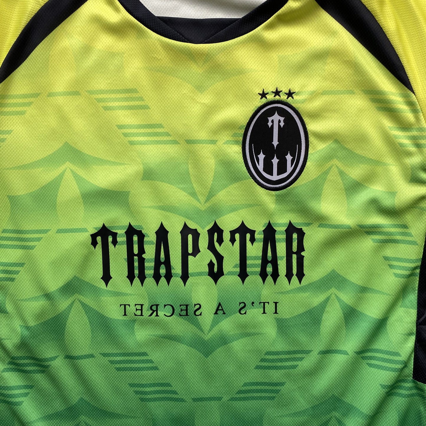 TRAPSTAR IRONGATE FOOTBALL JERSEY CARNIVAL EDITION