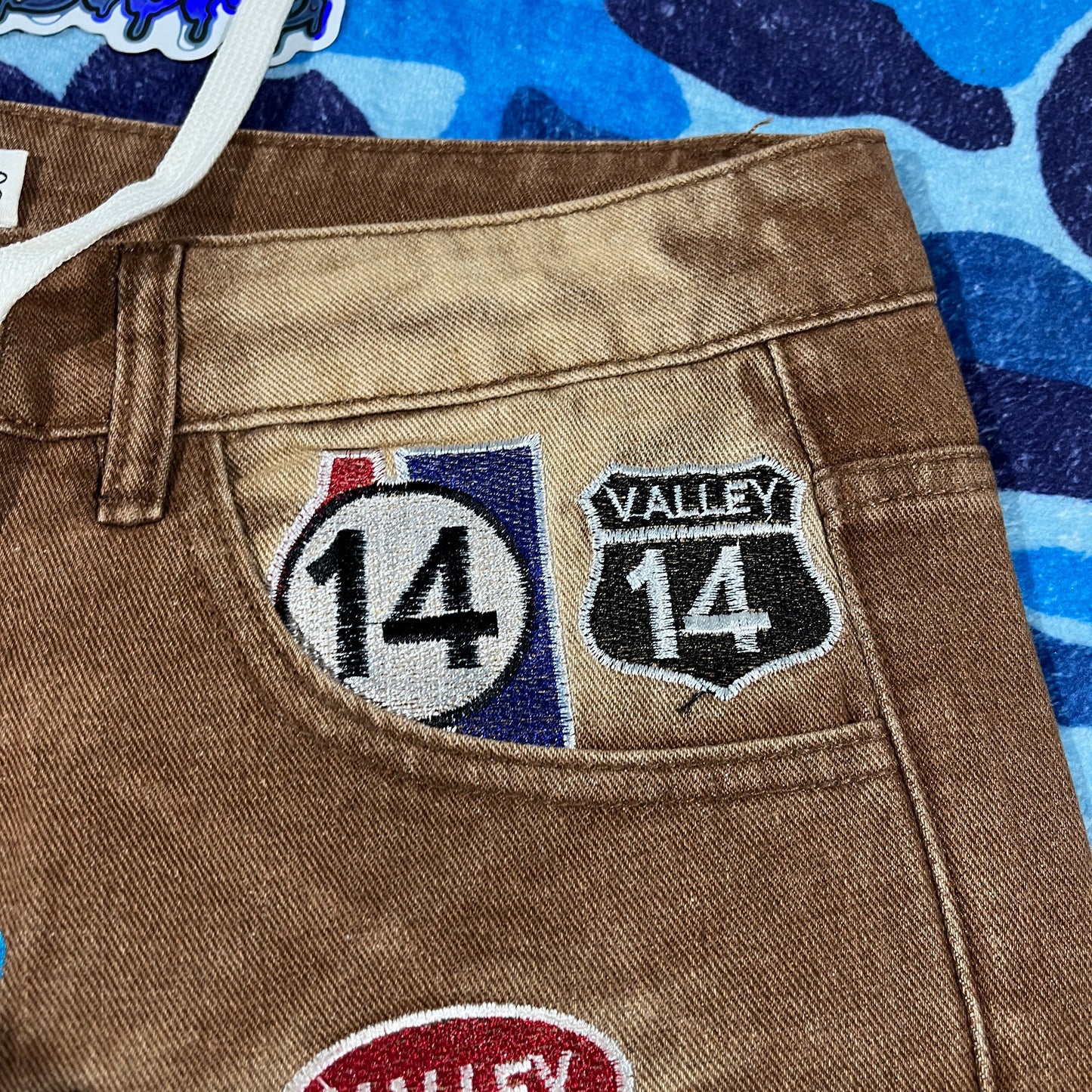 Bermuda Vale Forever Skittles Patch 1980s Marrón