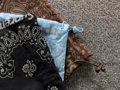 Pantalón Supreme Reflective Bandana Celeste