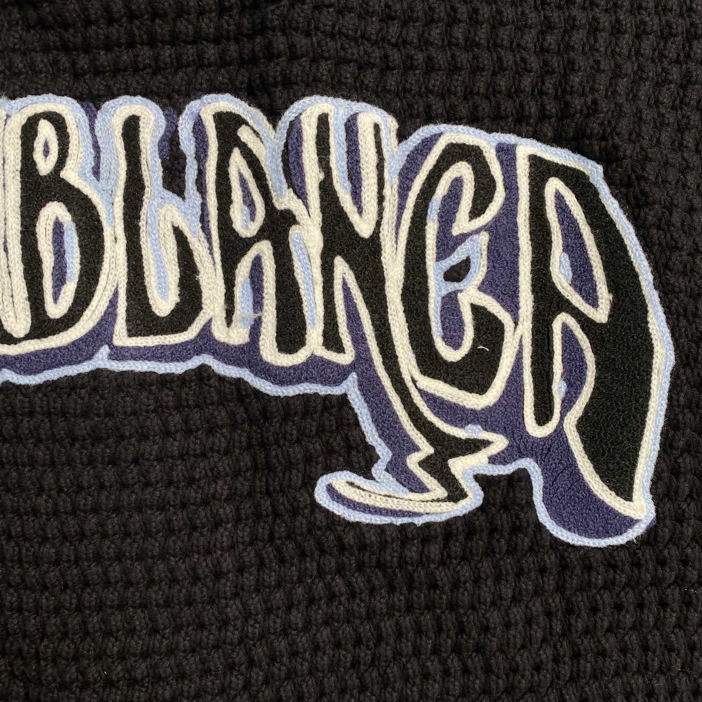 Conjunto Casablanca Crochet Negro Logo